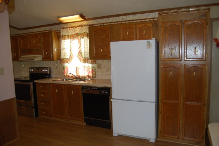 802 Leswood-Kitchen(1)